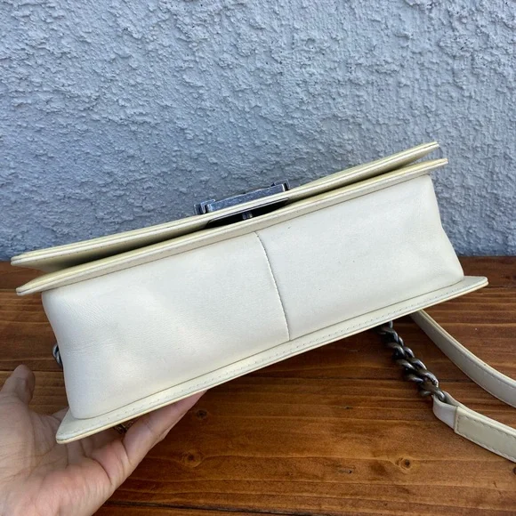 ⭐️⭐️GORGEOUS⭐️⭐️ CHANEL Reverso Boy Flap Bag patent leather Crossbody Bag - Picture 11 of 17